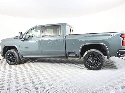 Used 2025 Chevrolet Silverado 2500 LTZ w/ LTZ Plus Package AWD/4WD image 3