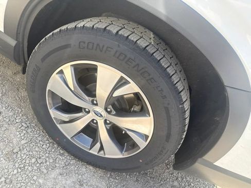 Used 2023 Subaru Ascent Premium w/ Convenience Package AWD/4WD image 16