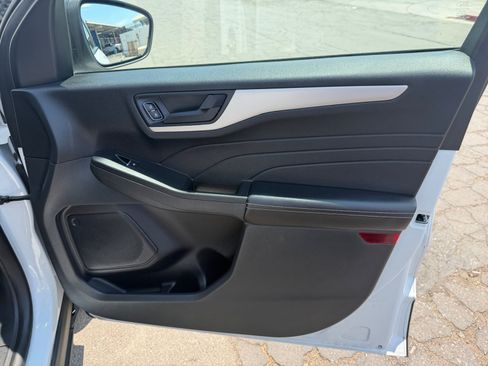 Used 2022 Ford Escape SE FWD image 31