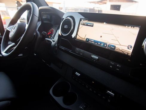 New 2025 Mercedes-Benz Sprinter 2500 image 28