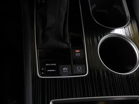 Used 2025 Toyota Sienna XSE image 26