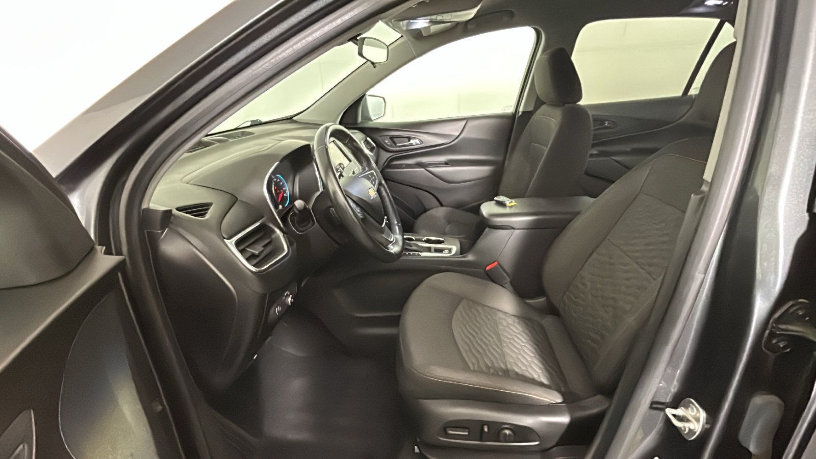 Used 2019 Chevrolet Equinox LT FWD image 14