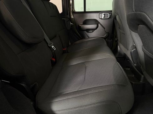 Used 2023 Jeep Wrangler Unlimited w/ Cold Weather Group image 30