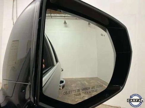 Used 2023 GMC Yukon XL Denali image 93