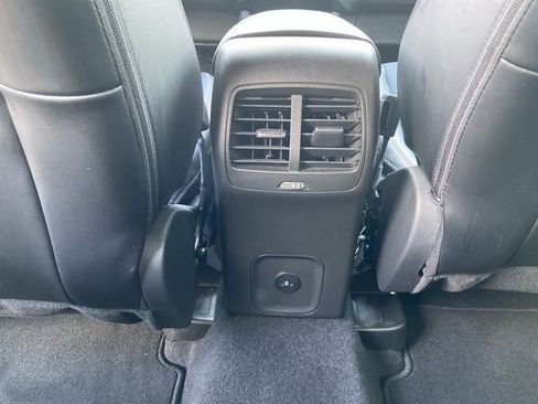 Used 2025 Ford Escape ST-Line AWD/4WD image 36