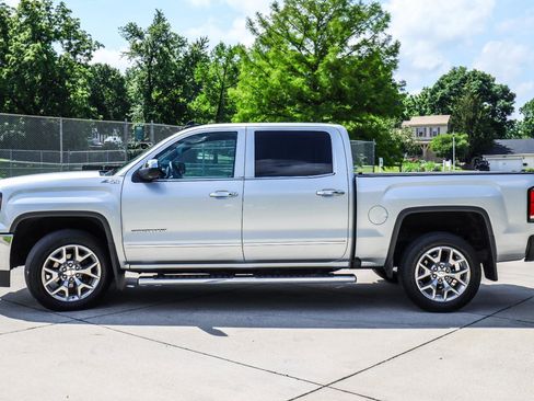 Used 2017 GMC Sierra 1500 SLT w/ SLT Preferred Package AWD/4WD image 4
