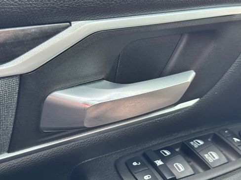 Used 2023 Jeep Grand Cherokee Limited w/ Luxury Tech Group II image 61