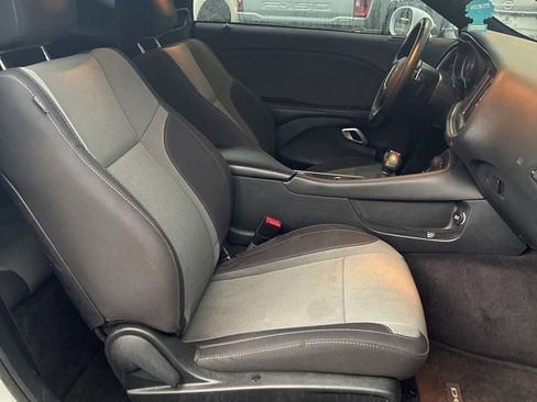 Used 2016 Dodge Challenger SXT w/ Super Sport Group (SS/T) image 8