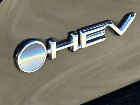 Used 2025 Toyota Camry LE image 11