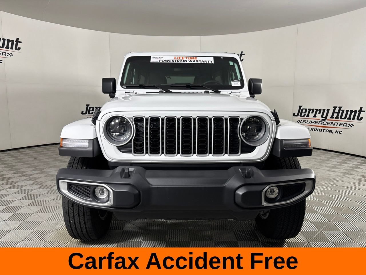 Used 2026 Jeep Wrangler Unlimited Sahara AWD/4WD image 3