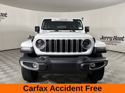 Used 2026 Jeep Wrangler Unlimited Sahara AWD/4WD image 3