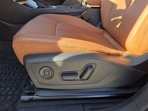 Certified 2024 Audi Q3 2.0T Premium Plus image 17