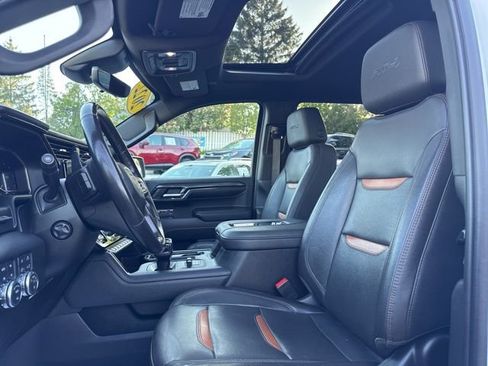 Used 2022 GMC Sierra 1500 AT4 w/ Technology Package AWD/4WD image 9