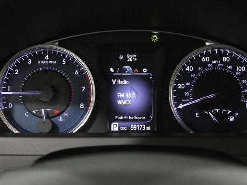 Used 2017 Toyota Camry XLE image 8