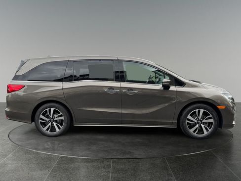 Used 2018 Honda Odyssey Elite image 10
