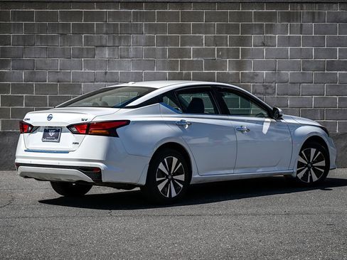 Used 2022 Nissan Altima 2.5 SV image 3