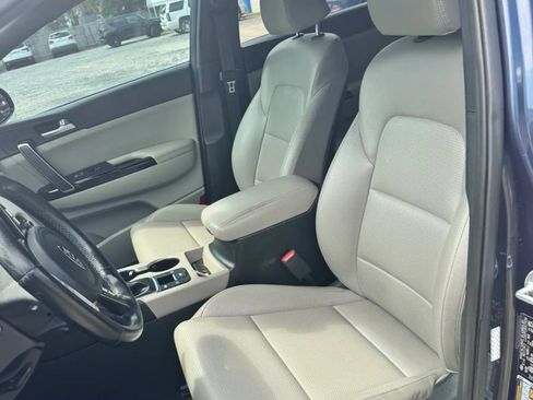 Used 2021 Kia Sportage S w/ S FWD Premium Package image 11
