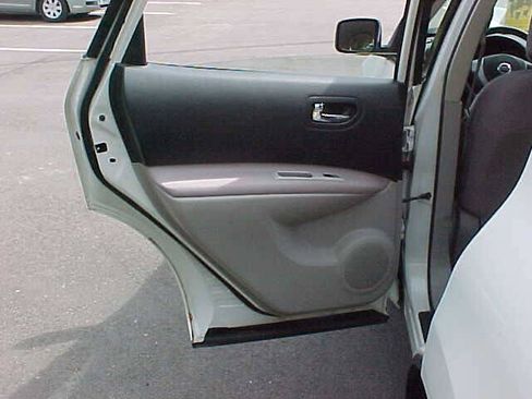 Used 2009 Nissan Rogue S AWD/4WD image 13