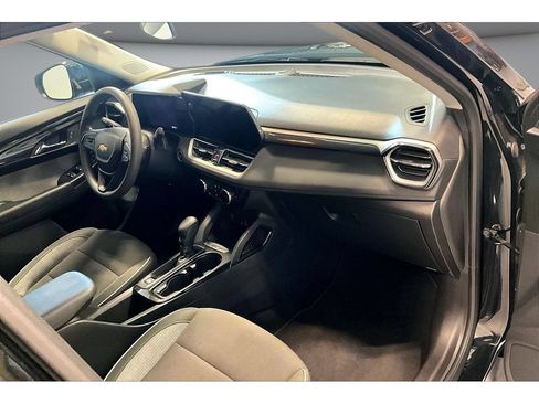 Used 2025 Chevrolet TrailBlazer LT FWD image 45