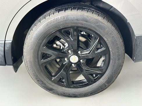 Used 2018 Chevrolet Equinox LT image 11