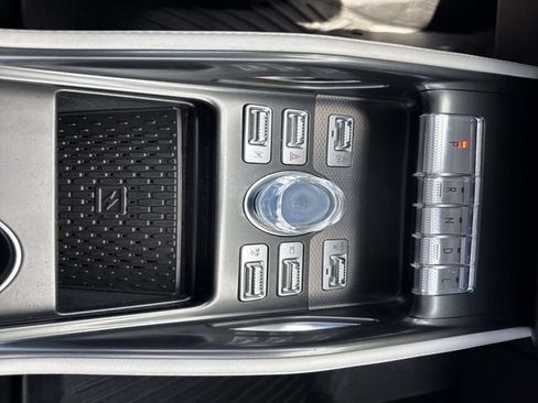 Used 2025 Lincoln Nautilus Premier AWD/4WD image 24