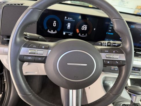 Used 2025 Hyundai Kona SEL image 28