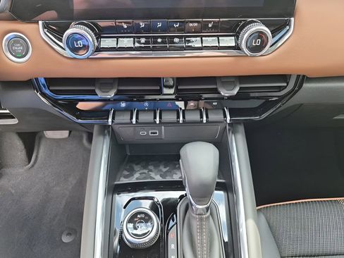 New 2026 GMC Canyon AT4 AWD/4WD image 44