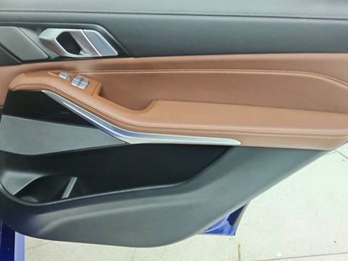 Used 2025 BMW X7 M60i image 29