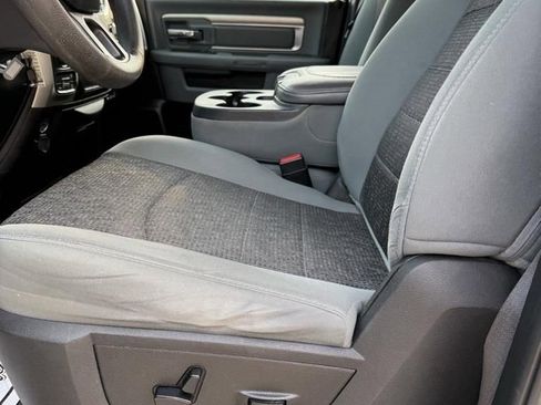 Used 2019 RAM 1500 Classic SLT AWD/4WD image 11