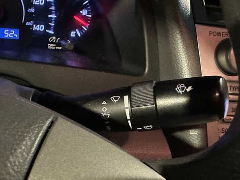 Used 2011 Toyota Camry LE image 33