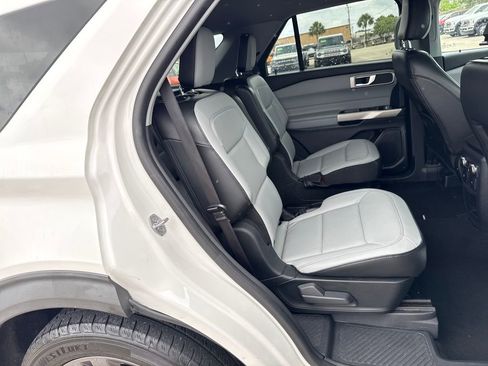 Used 2021 Ford Explorer XLT w/ Equipment Group 202A RWD image 25