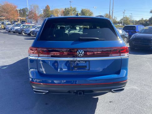Certified 2025 Volkswagen Atlas SE w/ Panoramic Sunroof Package image 8