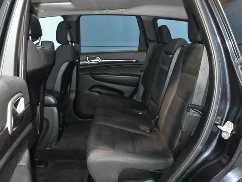 Used 2012 Jeep Grand Cherokee Laredo w/ Laredo E Group image 17