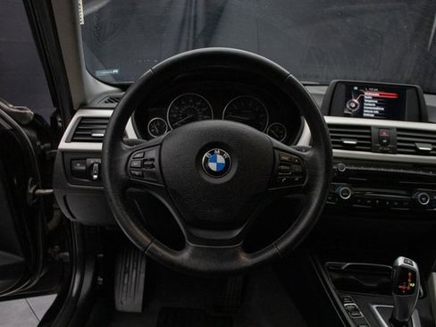 Used 2017 BMW 320i xDrive Sedan image 25