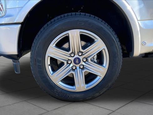 Used 2019 Ford F150 Lariat w/ Equipment Group 502A Luxury AWD/4WD image 11