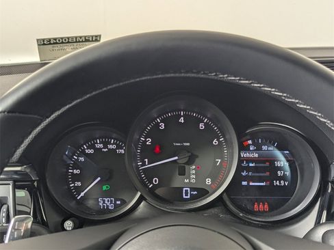 Used 2025 Porsche Macan w/ Premium Package Plus image 16