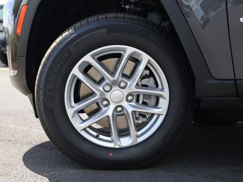 New 2026 Jeep Grand Cherokee L Laredo AWD/4WD image 2
