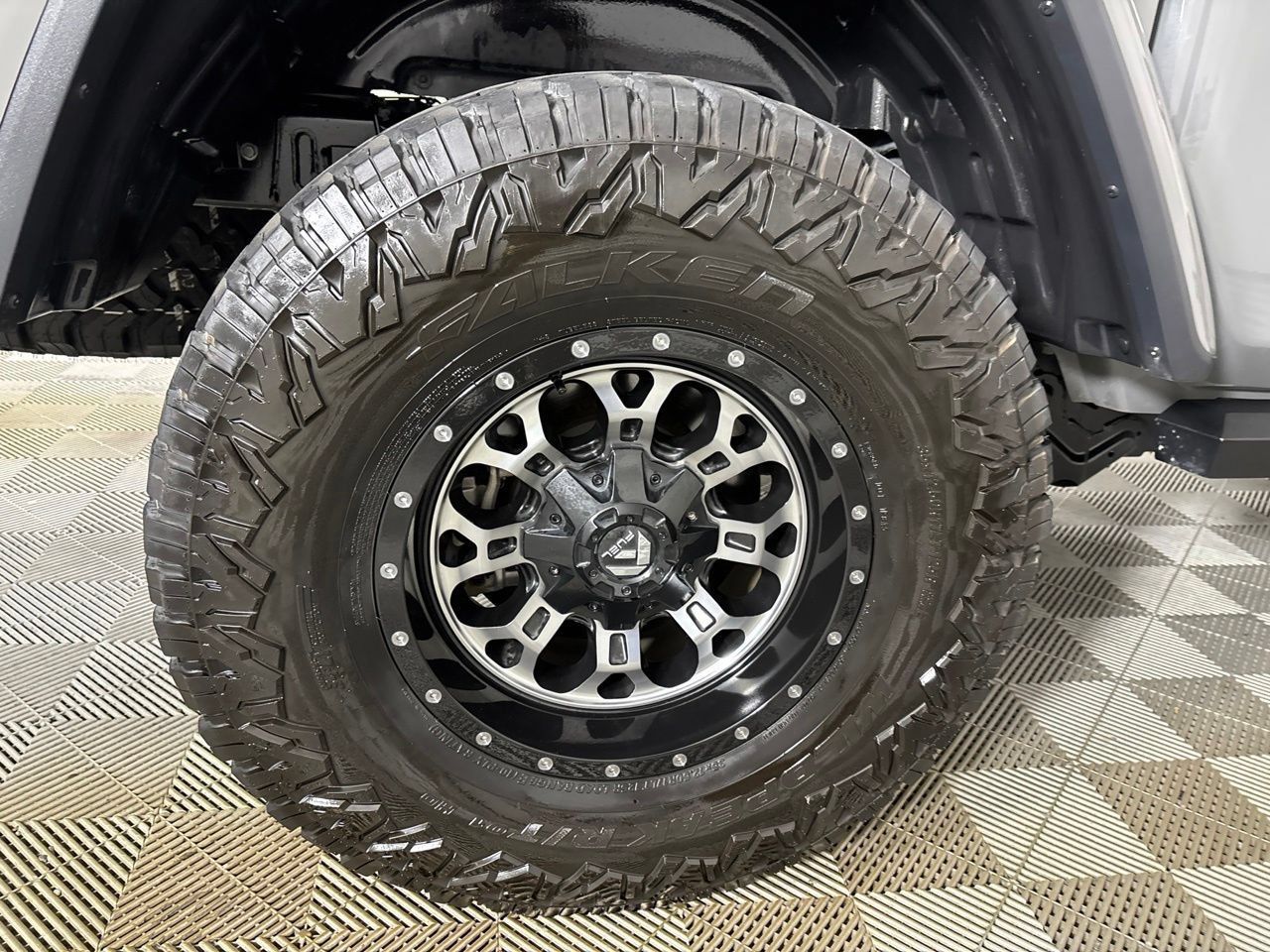 Used 2020 Jeep Gladiator Mojave AWD/4WD image 32