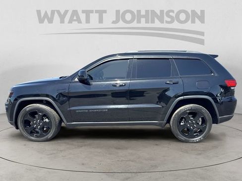 Used 2019 Jeep Grand Cherokee Laredo RWD image 2