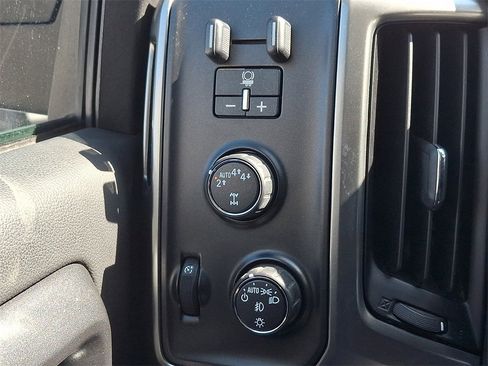 Used 2018 Chevrolet Silverado 1500 LT w/ Redline Edition image 23