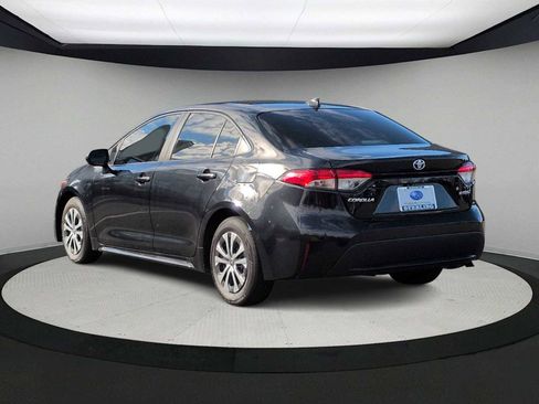 Used 2022 Toyota Corolla LE image 5