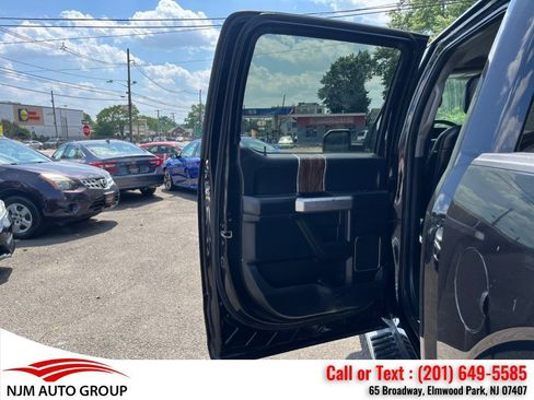 Used 2019 Ford F150 Lariat w/ Equipment Group 502A Luxury AWD/4WD image 32
