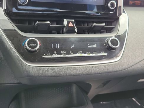 Used 2020 Toyota Corolla LE FWD image 26