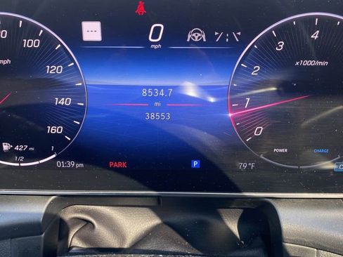 Used 2023 Mercedes-Benz GLC 300 image 4