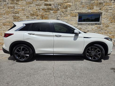 Used 2019 INFINITI QX50 Essential w/ Sensory Package AWD/4WD image 18
