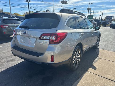 Used 2017 Subaru Outback 2.5i Limited image 7