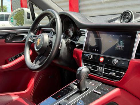 Used 2022 Porsche Macan S AWD/4WD image 34