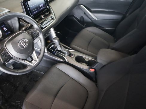 Used 2022 Toyota Corolla Cross LE w/ Black Badges Package (TMS) FWD image 18