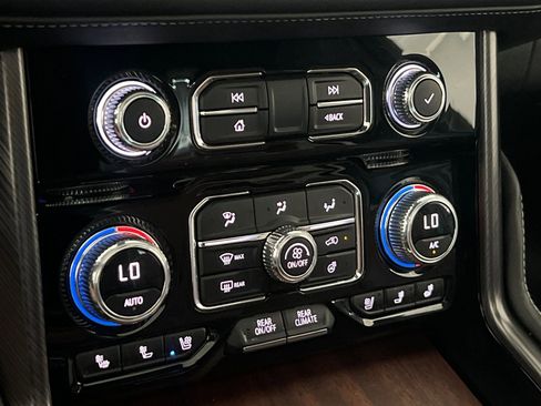 Used 2023 GMC Yukon Denali Ultimate image 21