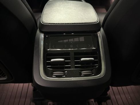 Used 2018 Volvo XC90 T6 Momentum w/ Convenience Package image 30